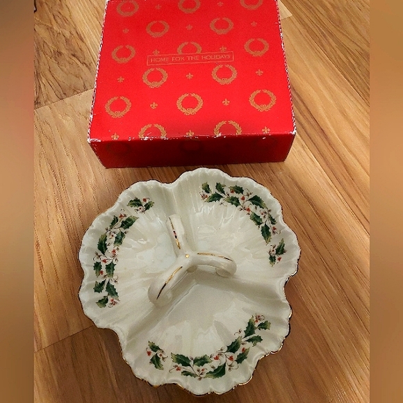 Christmas Holly Holiday 3 Section Handled Candy Dish Gold Trim Porcelain Japan - Picture 1 of 9